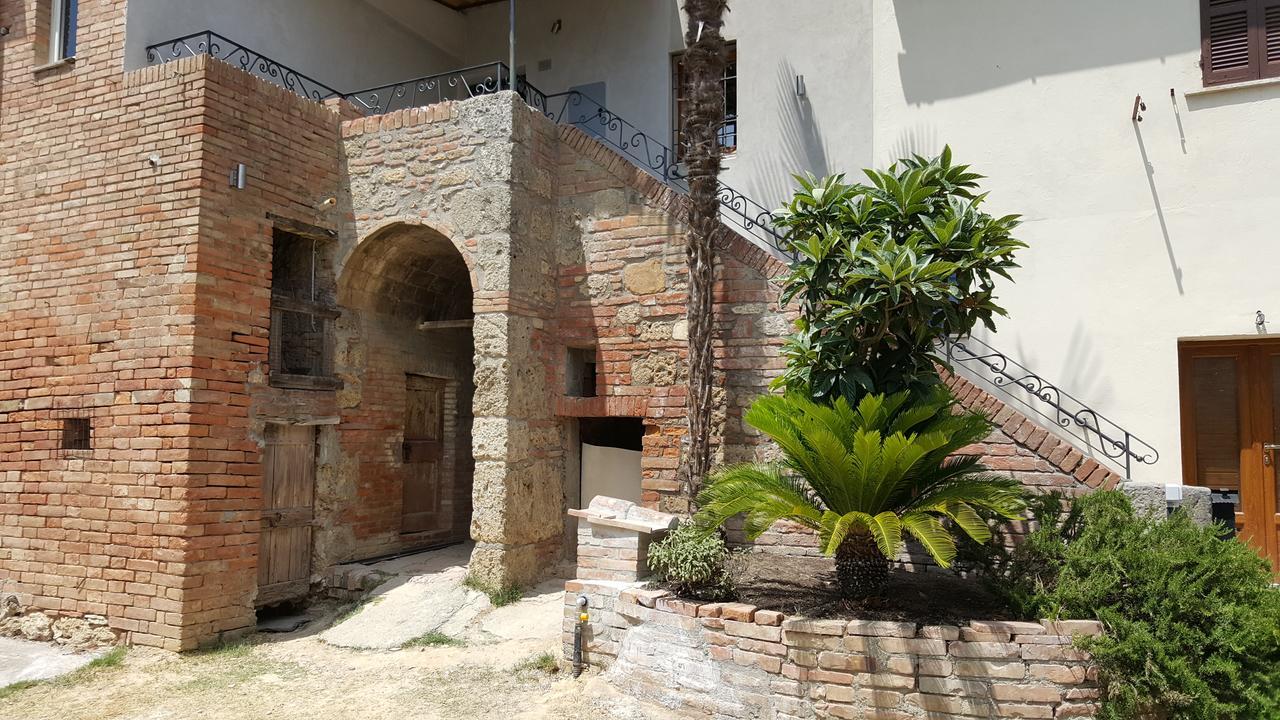 Montevenere 83 Villa Chiusi Bagian luar foto