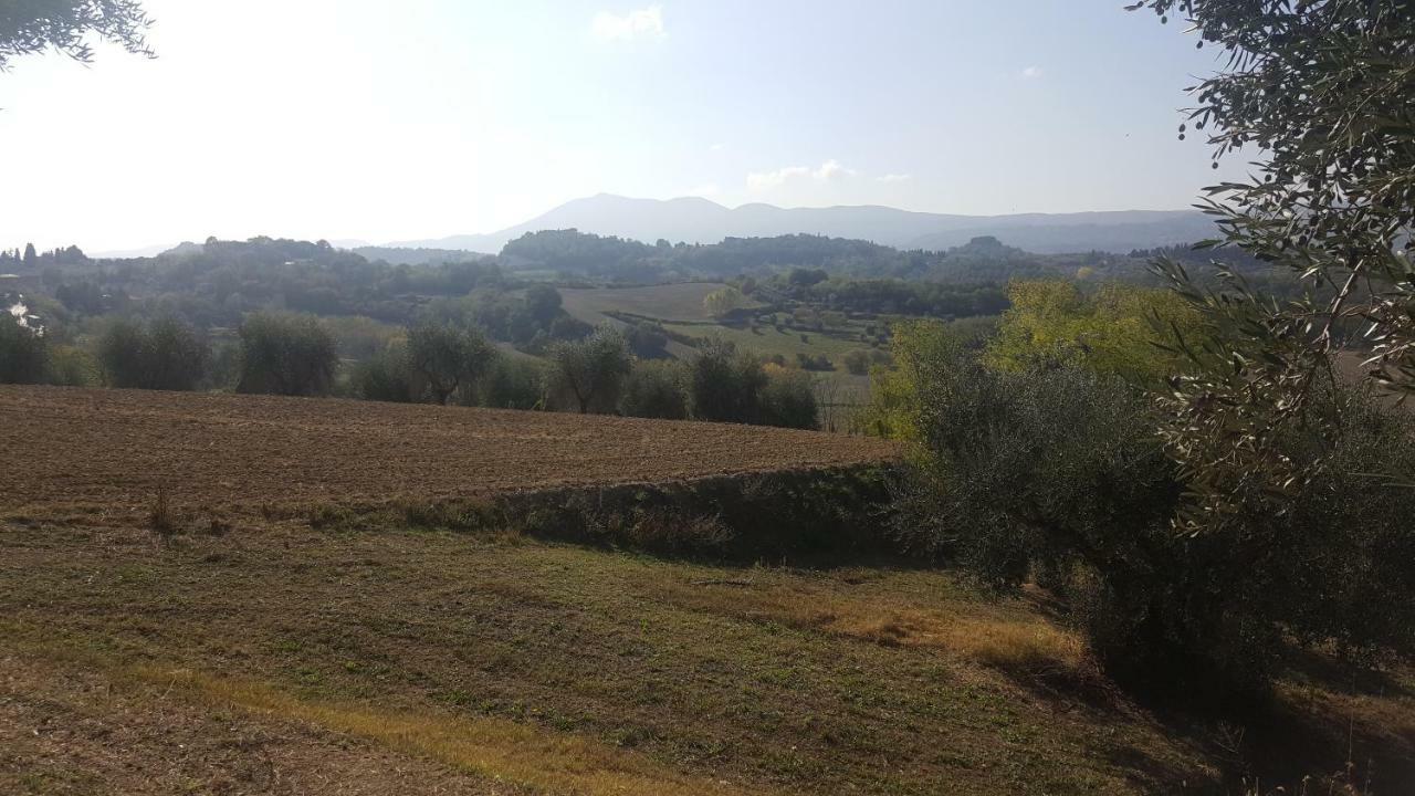 Montevenere 83 Villa Chiusi Bagian luar foto